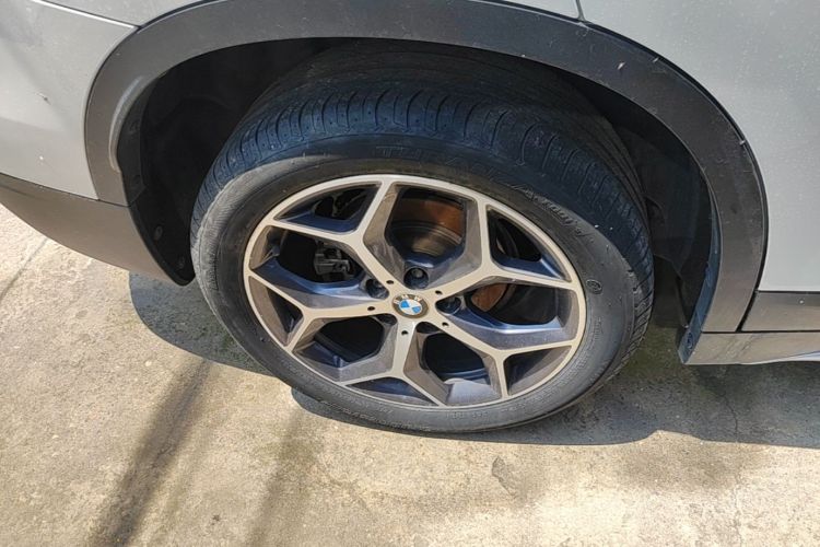 BMW X1 2019 car image #10