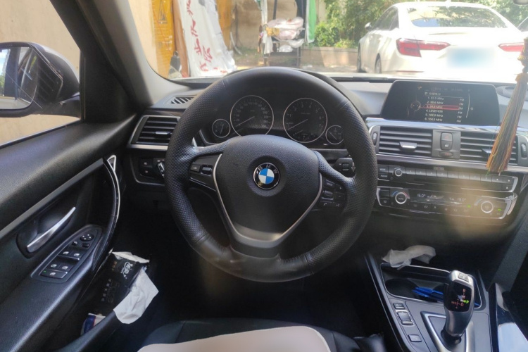 BMW 3 Series 2016 car image #11