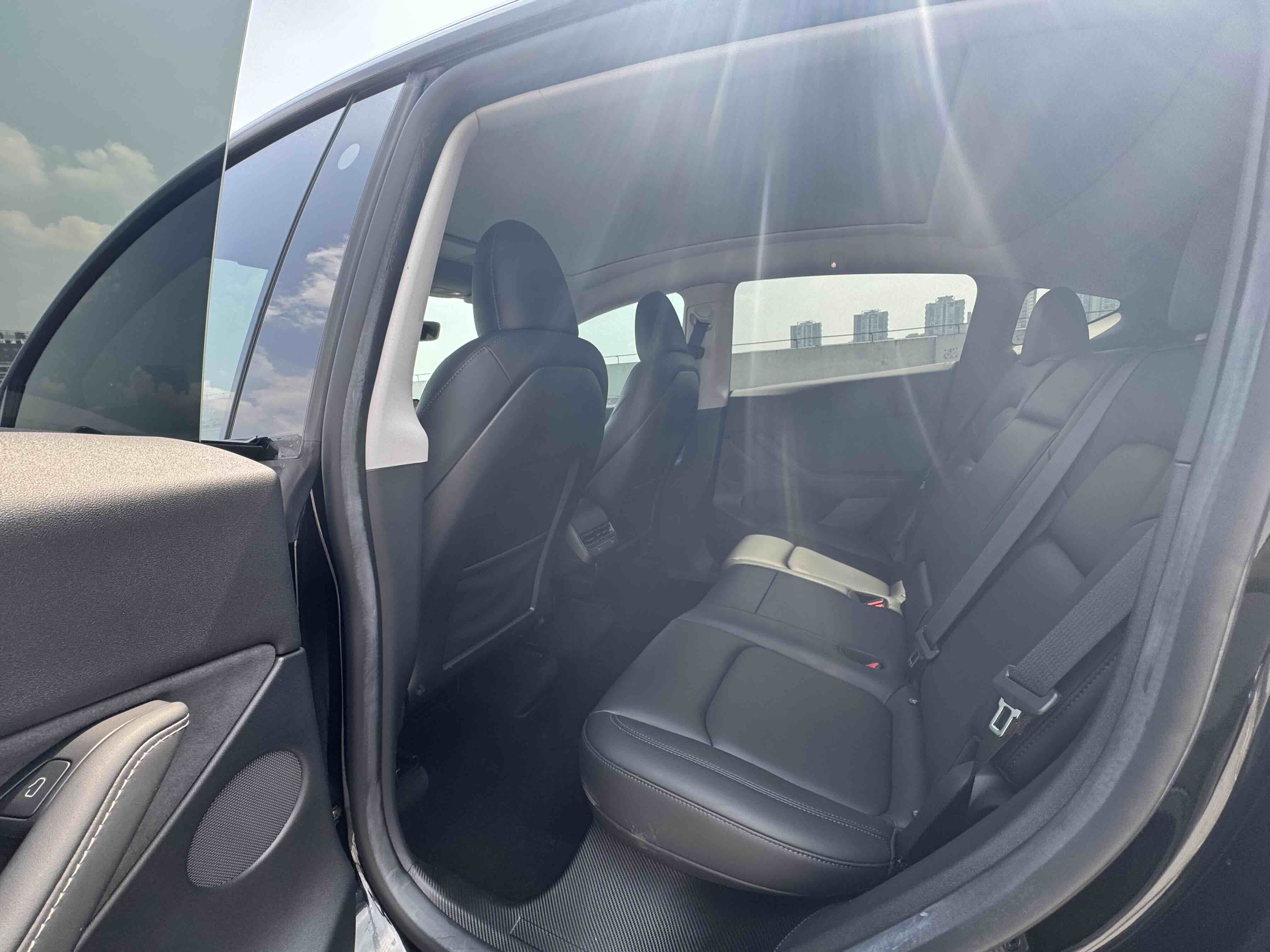 Tesla Model Y 2023 #6 Tesla Model Y 2023 car image #6