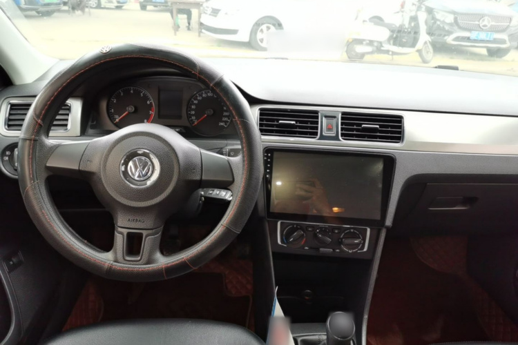 Volkswagen Santana 2016 car image #10