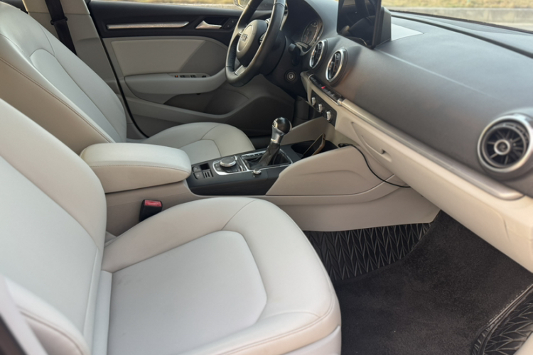 Audi A3 2016 car image #16