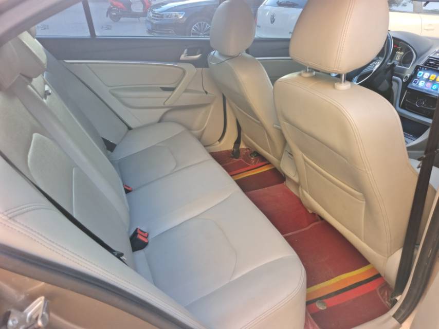 GEELY Emgrand 2015 immagine di auto #5