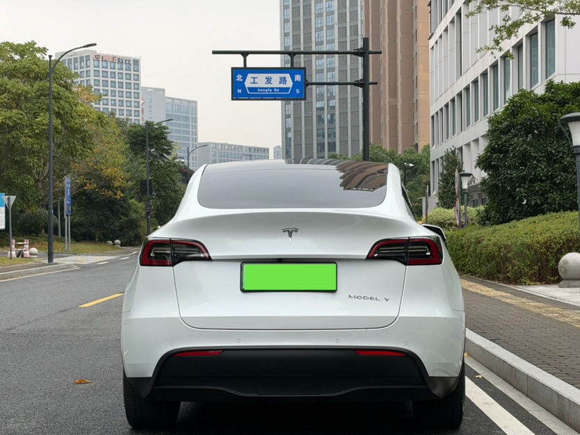 Tesla Model Y 2021 #9 Tesla Model Y 2021 car image #9