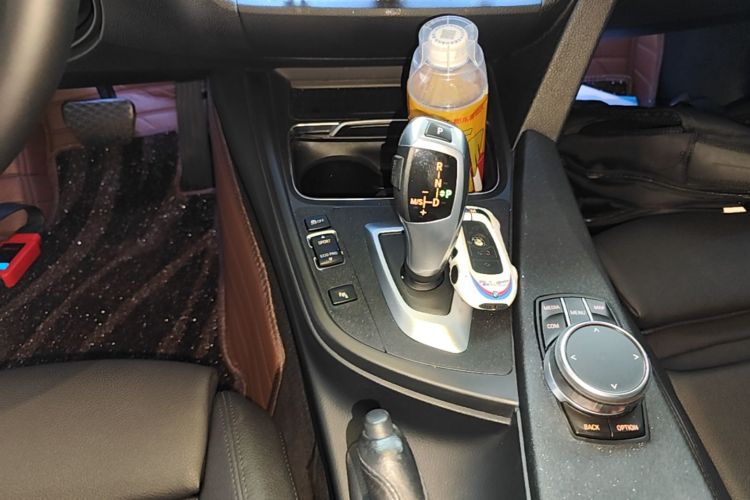 BMW 3 Series 2019 car image #14