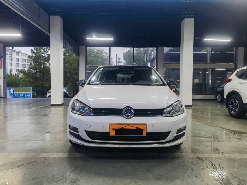 Volkswagen Golf 2017 car image #2