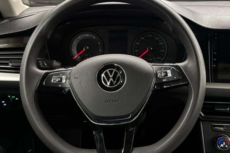 Volkswagen Lavida 2021 car image #16