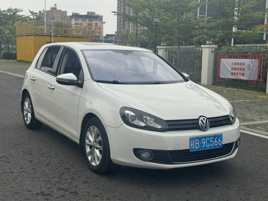 Volkswagen Golf 2013 car image #4