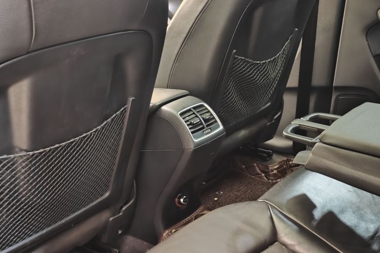 Audi Q3 2016 car image #20