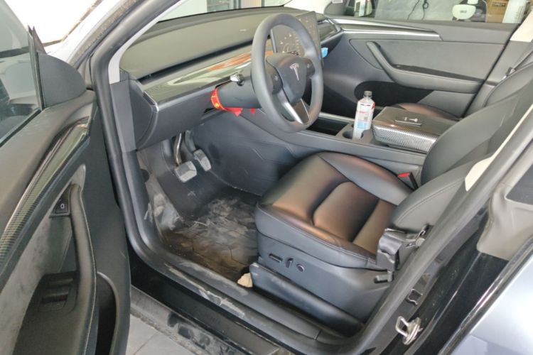 Tesla Model Y 2023 #16 Tesla Model Y 2023 car image #16