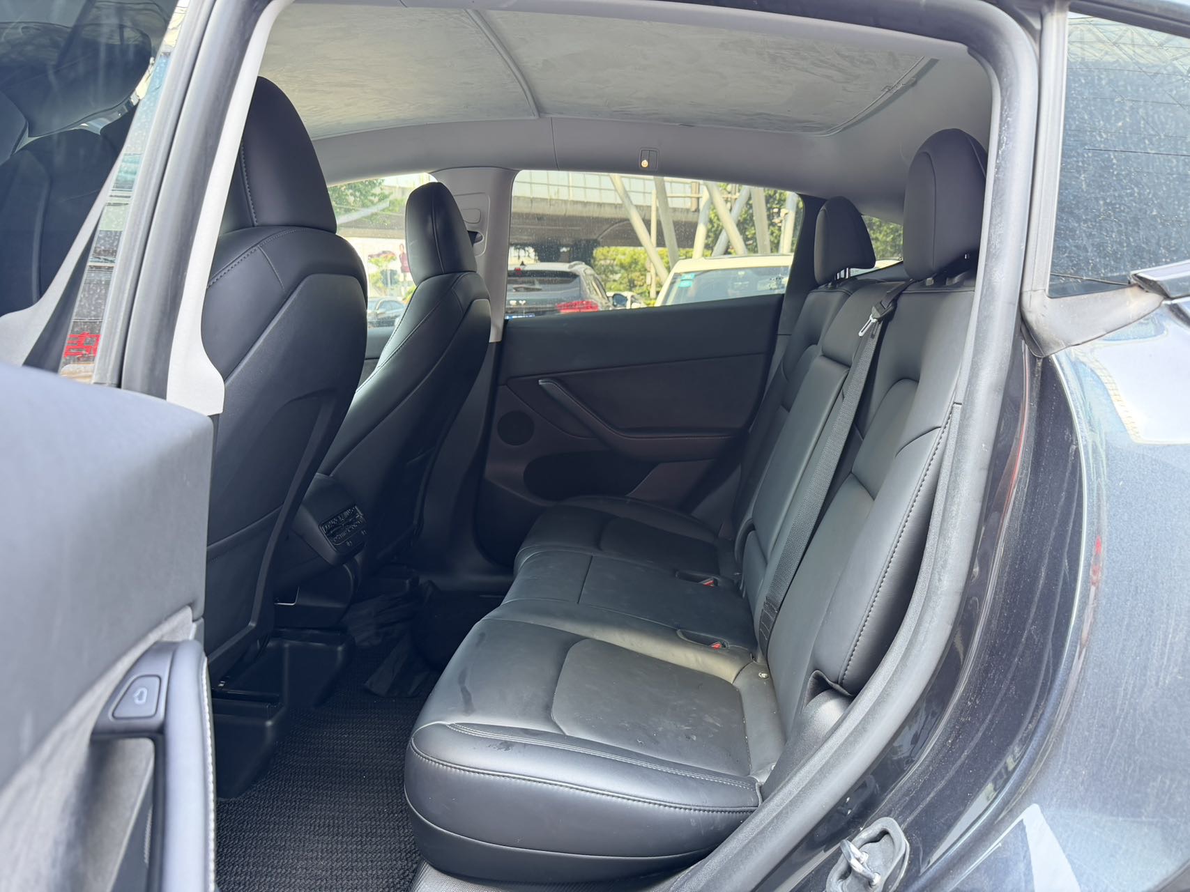 Tesla Model Y 2024 #8 Tesla Model Y 2024 car image #8