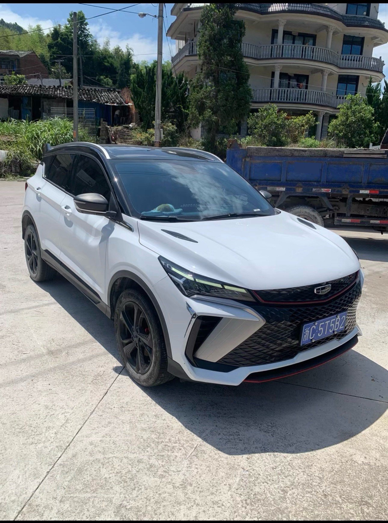 GEELY Coolray 2024 #2 GEELY Coolray 2024 изображение автомобиля #2