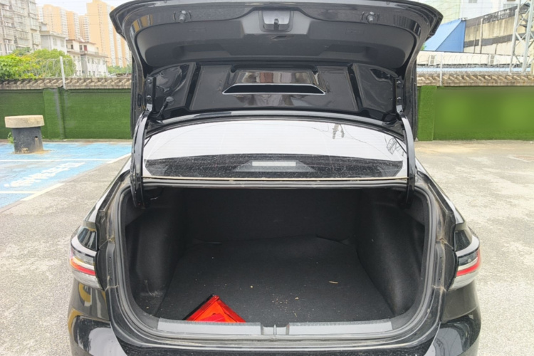Volkswagen Lavida 2024 car image #19