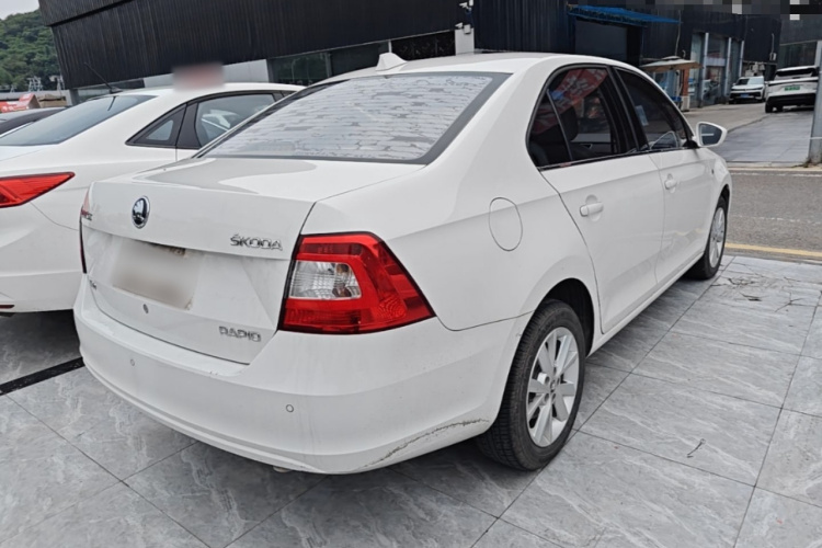 Skoda Rapid 2016 #7 Skoda Rapid 2016 car image #7