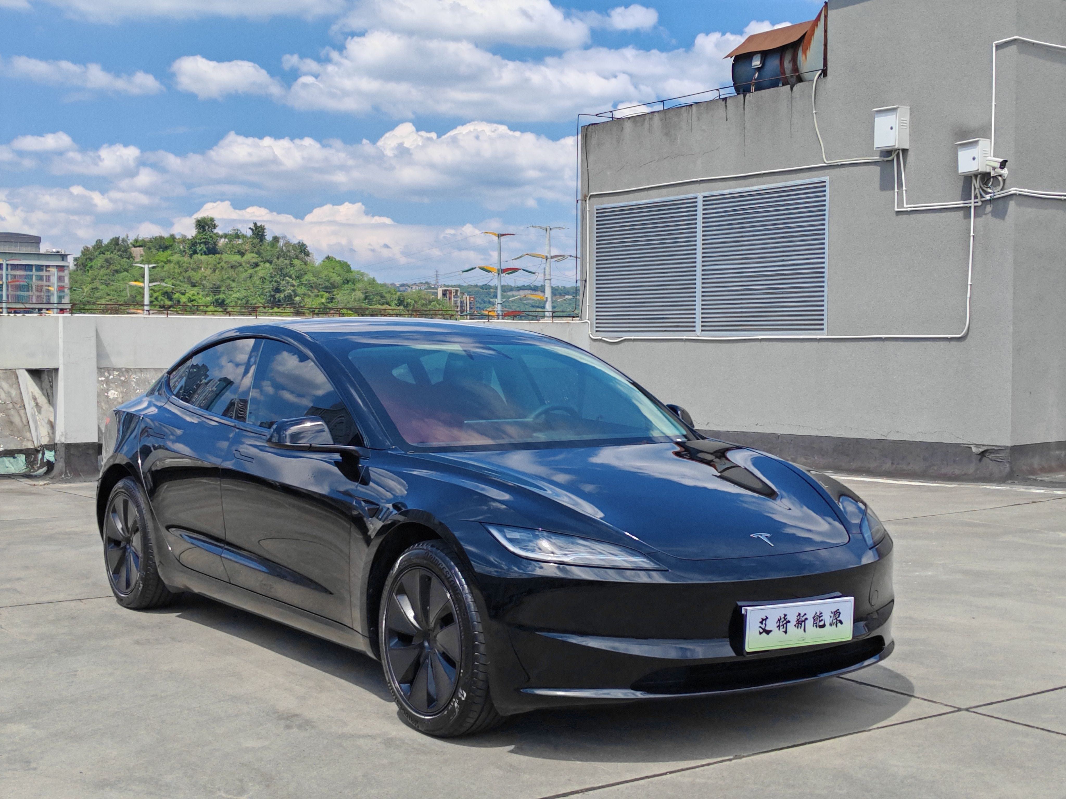 Tesla Model 3 2025 car image #3