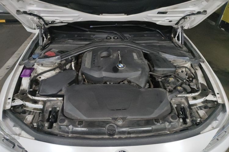 BMW 3 Series 2018 car image #22