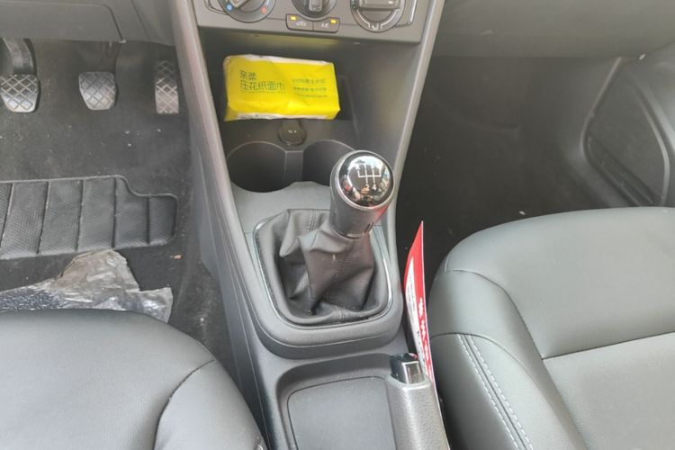 Volkswagen Polo 2017 car image #14