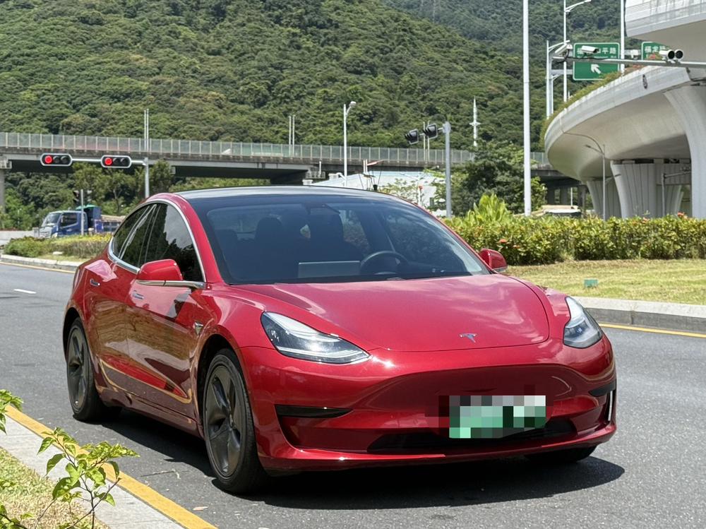 Tesla Model 3 2020 #3 Tesla Model 3 2020 صورة سيارة #3