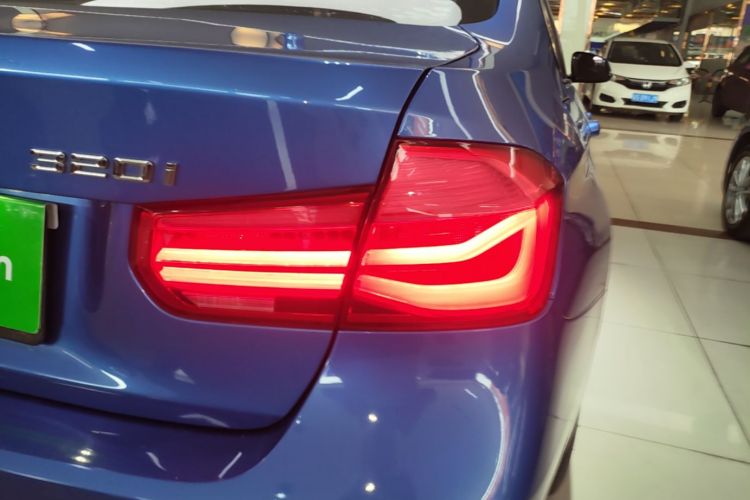 BMW 3 Series 2017 car image #8