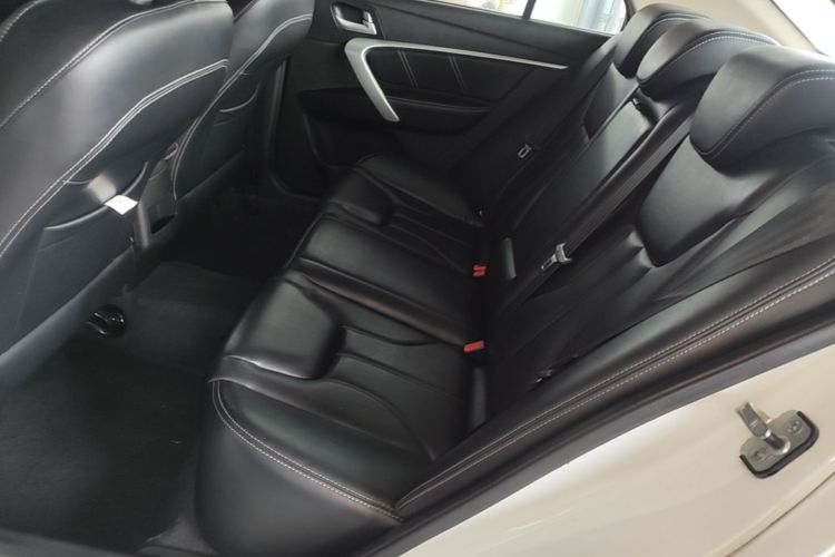 GEELY Emgrand 2016 immagine di auto #17