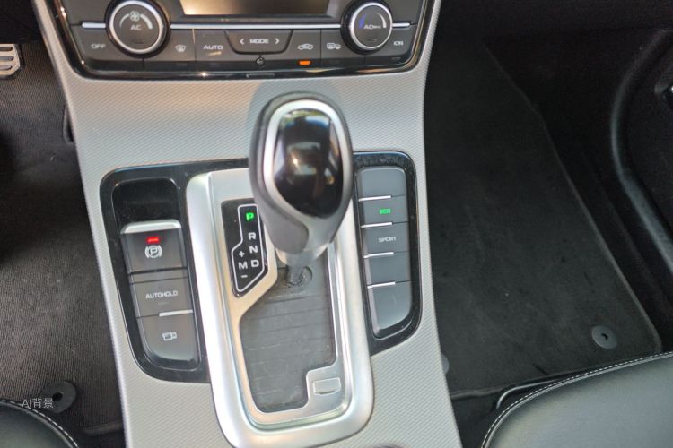 GEELY Emgrand GS 2018 car image #16