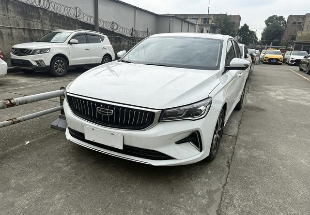 GEELY Emgrand 2023 изображение автомобиля #17