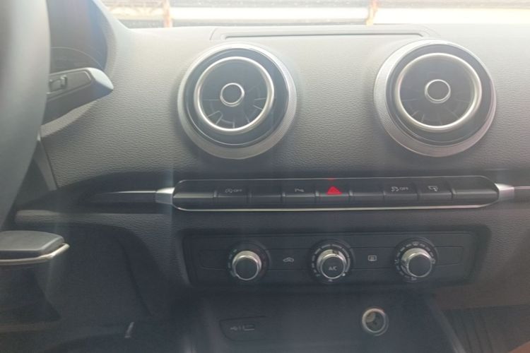 Audi A3 2017 car image #17
