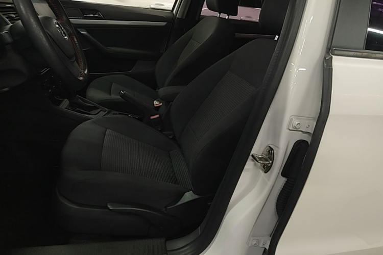 Volkswagen Lavida 2018 car image #15