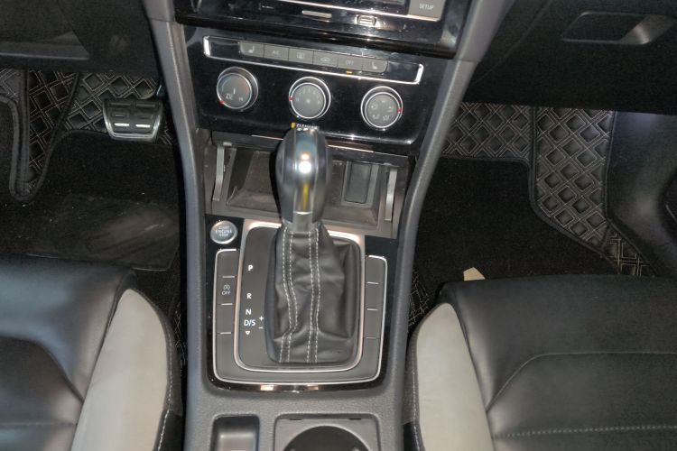 Volkswagen Golf 2018 #14 Volkswagen Golf 2018 car image #14