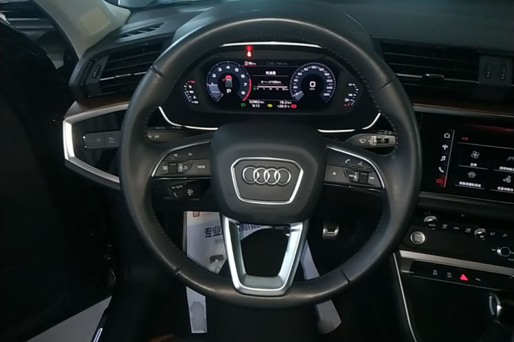 Audi Q3 2019 #11 Audi Q3 2019 car image #11