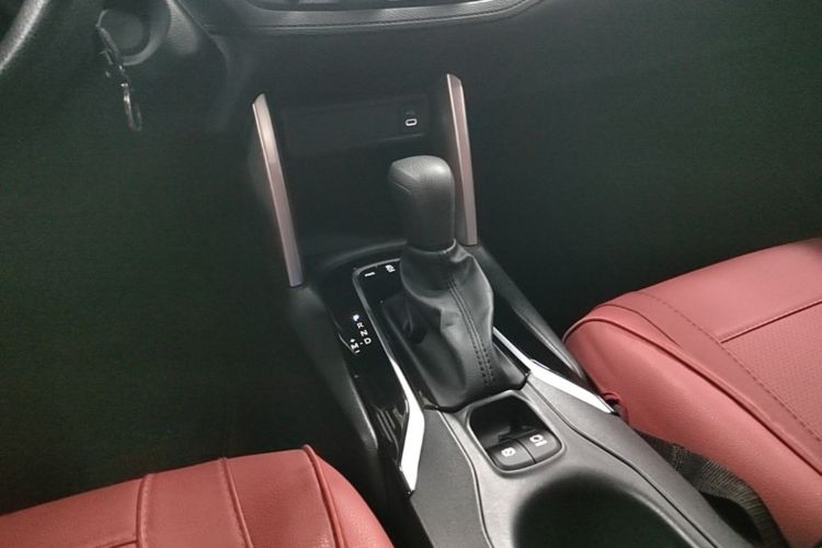 Toyota Corolla Cross 2024 immagine di auto #14