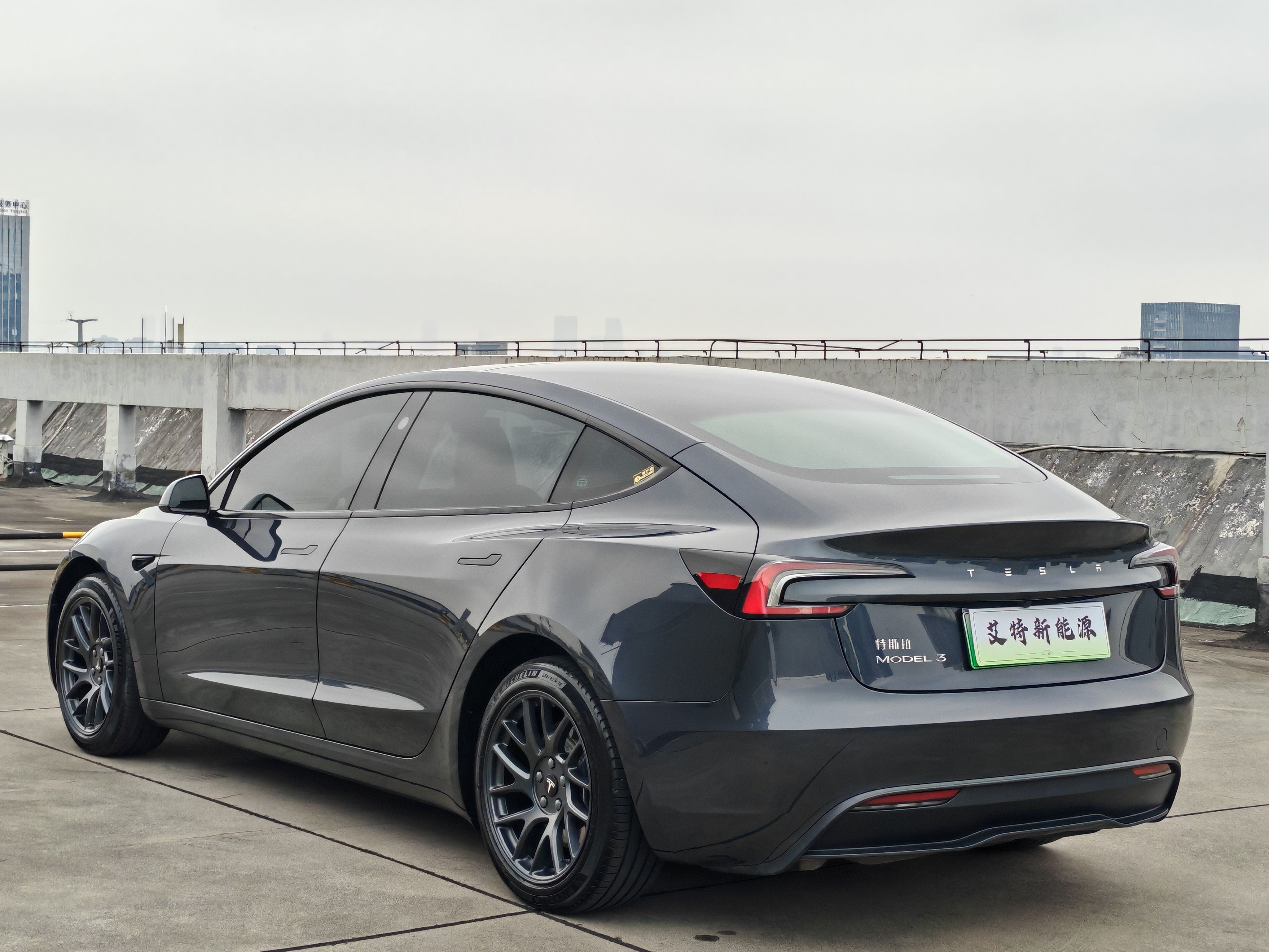 Tesla Model 3 2024 imagen de coche #4