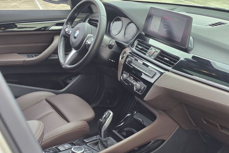 BMW X1 2020 car image #9
