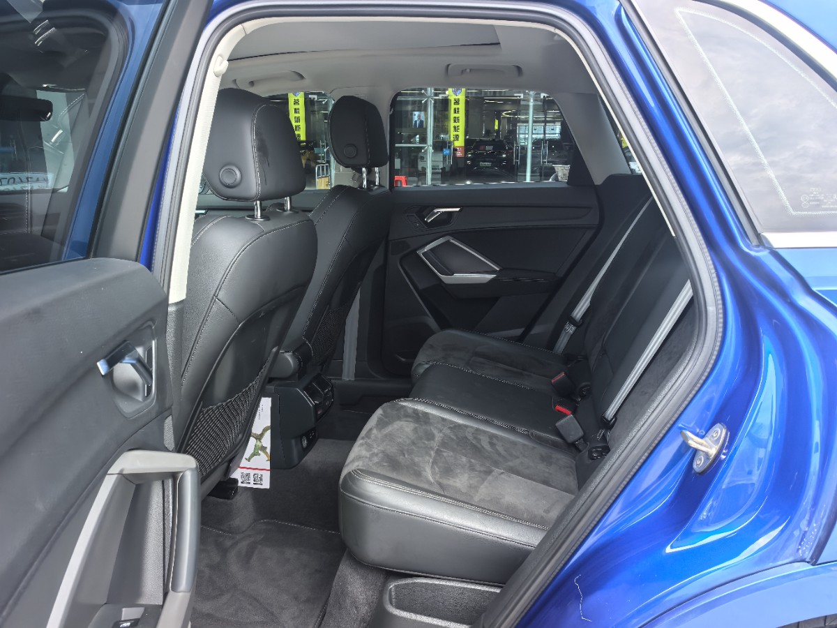 Audi Q3 2021 car image #4