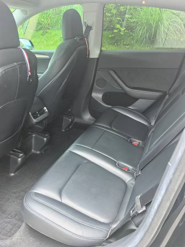 Tesla Model Y 2022 #5 Tesla Model Y 2022 car image #5