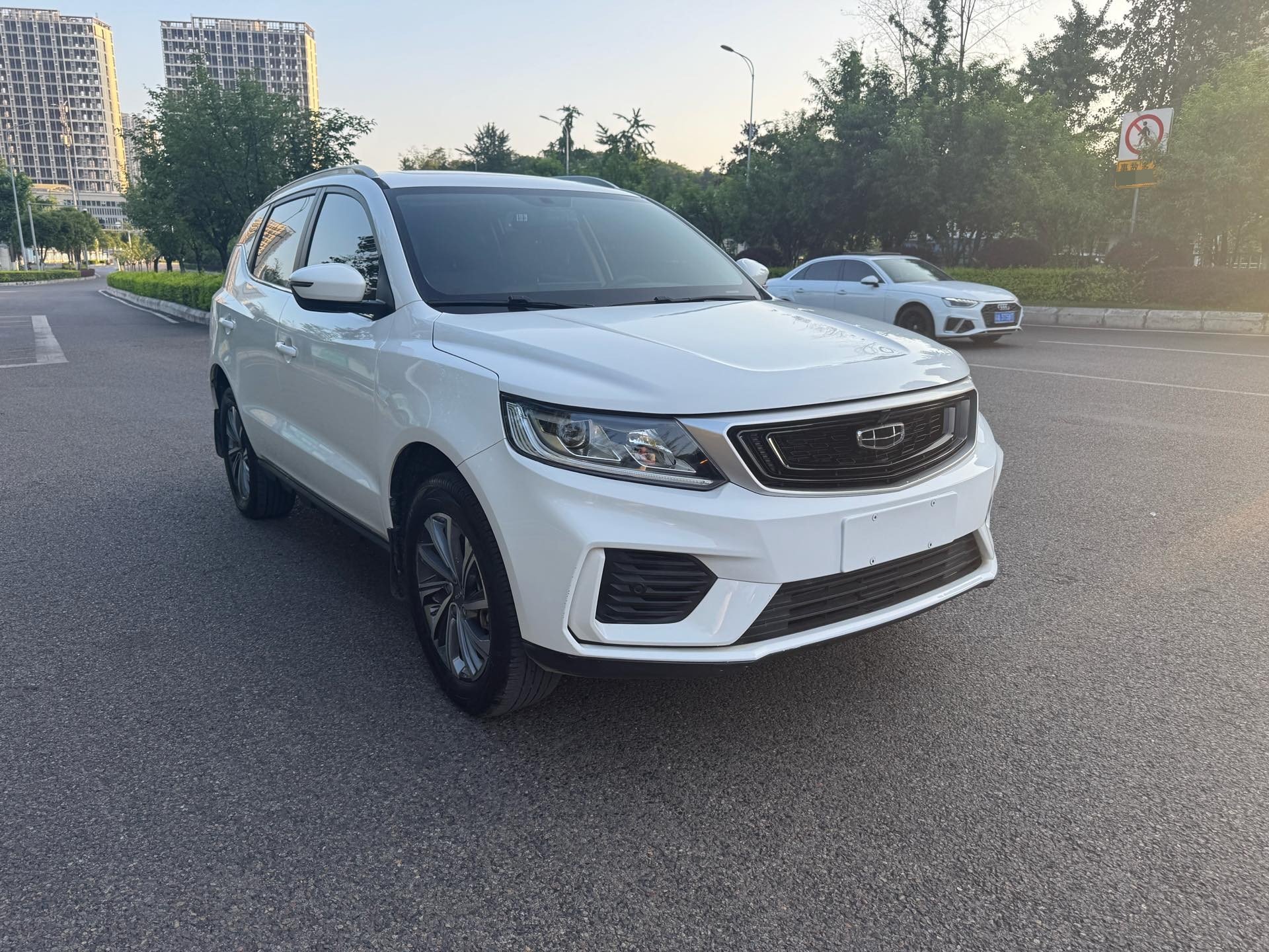 GEELY Vision X6 2021 image de voiture #3