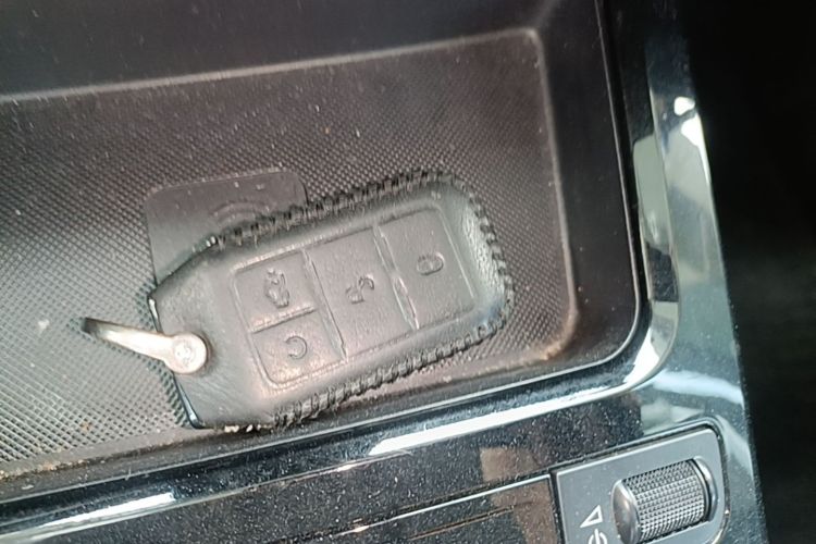 BYD Yuan New Energy 2019 immagine di auto #9