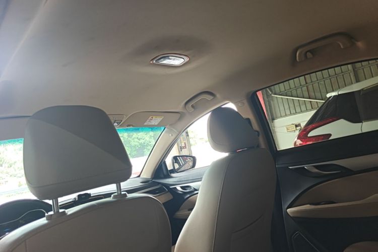 GEELY Emgrand 2019 car image #18
