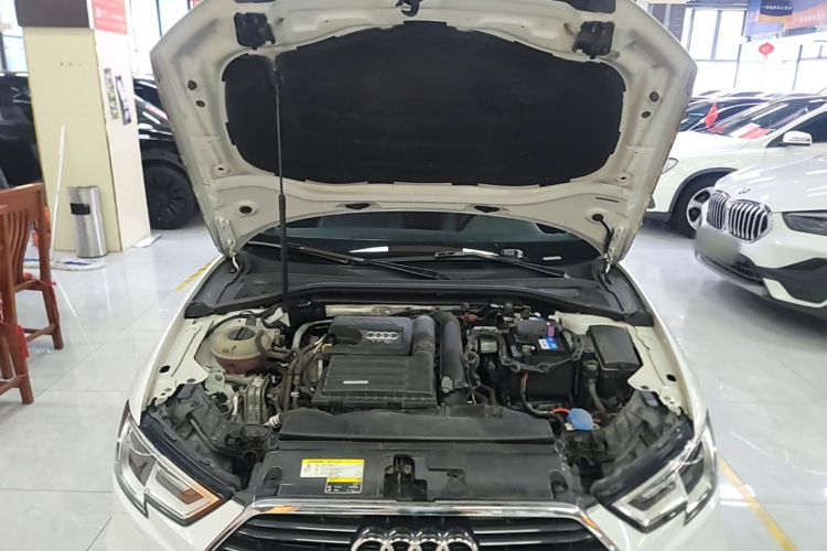 Audi A3 2018 car image #20
