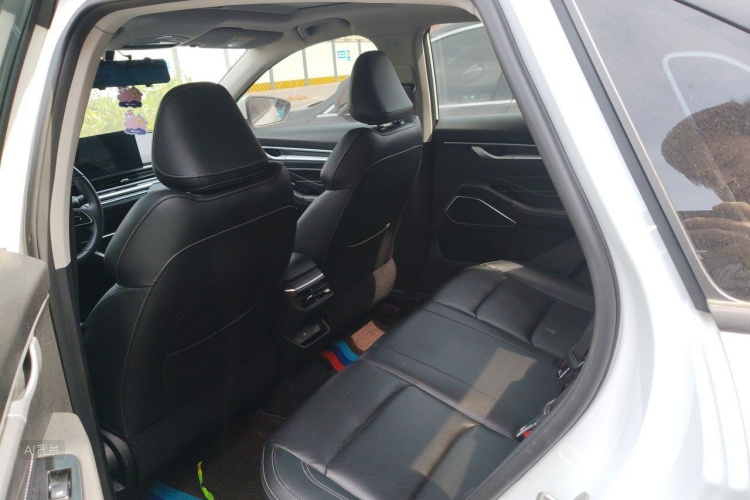 GEELY Emgrand 2023 car image #19