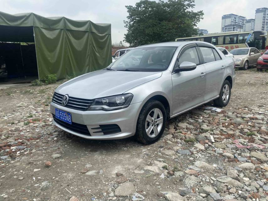Volkswagen Bora 2013 car image 