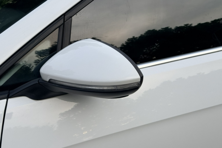 Volkswagen Golf 2020 car image #5