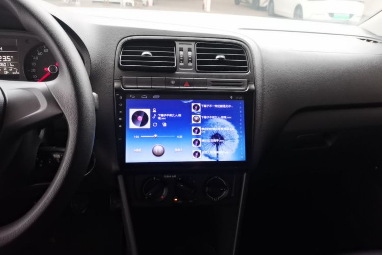 Volkswagen Polo 2016 #13 Volkswagen Polo 2016 car image #13