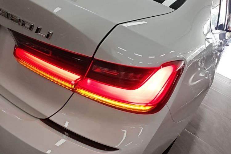 BMW 3 Series 2021 car image #8