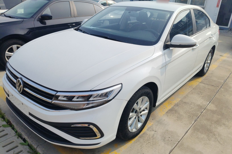 Volkswagen Bora 2023 immagine di auto #2