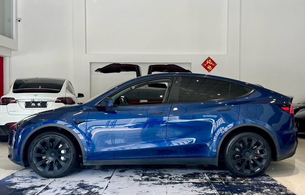 Tesla Model Y 2021 #4 Tesla Model Y 2021 car image #4