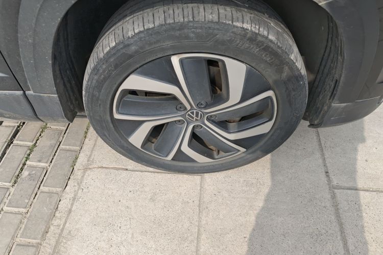 Volkswagen Tharu 2024 car image #9
