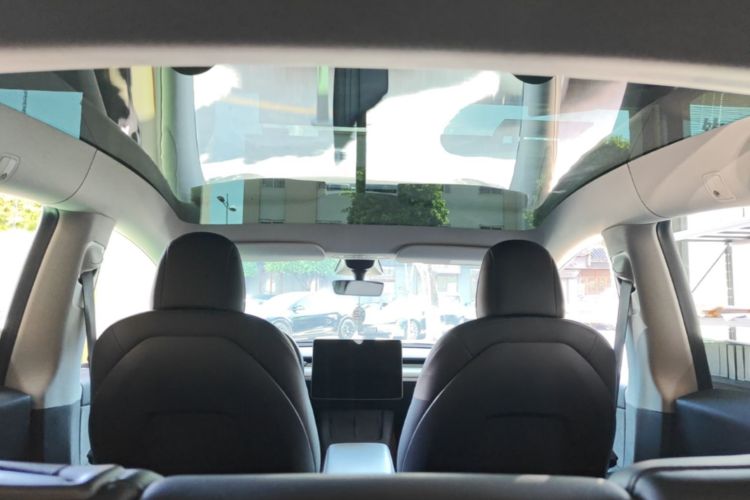 Tesla Model Y 2022 #18 Tesla Model Y 2022 car image #18