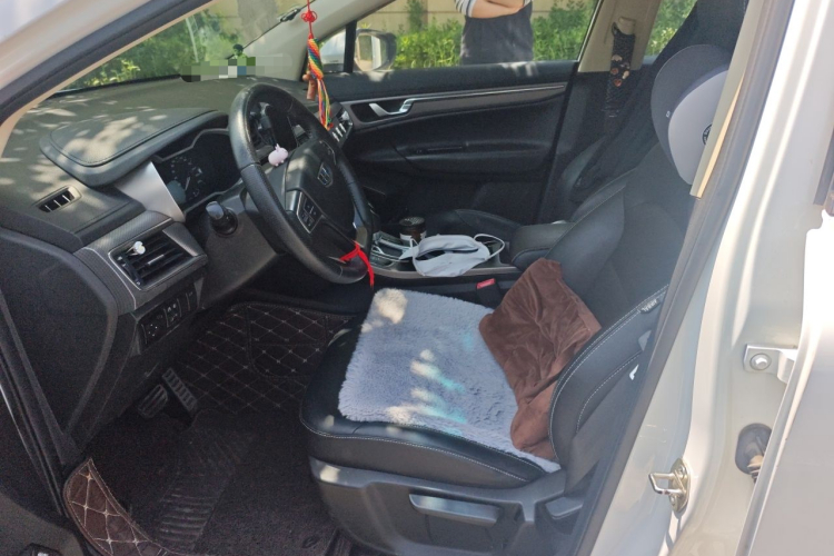 GEELY Emgrand GS 2017 car image #15