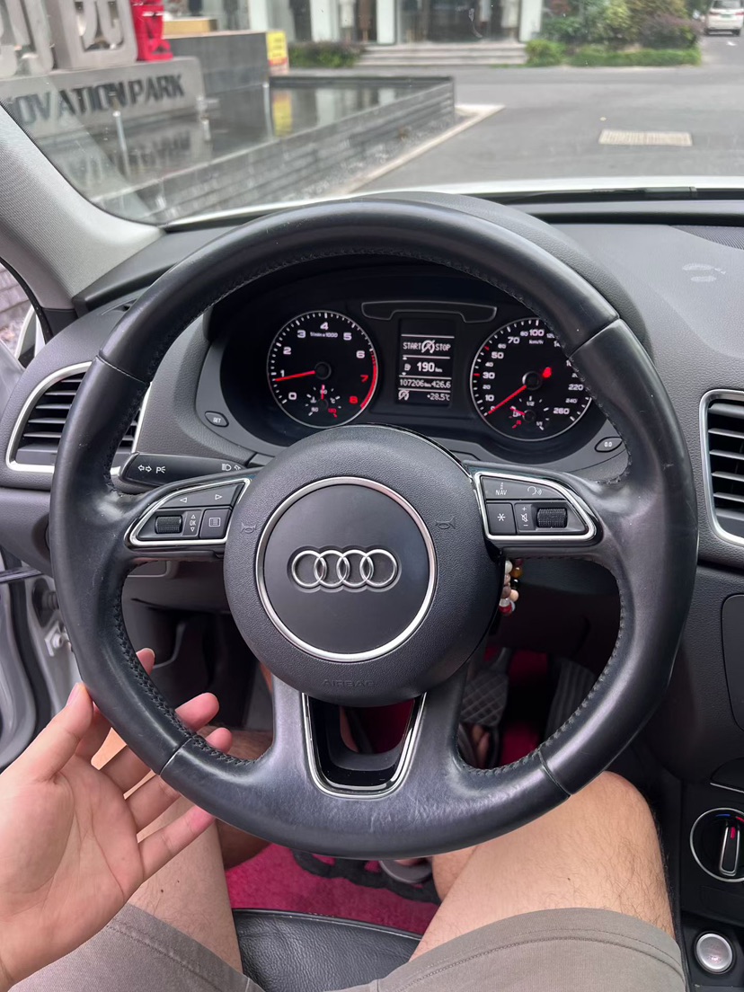 Audi Q3 2017 car image #5