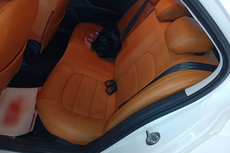 Skoda Rapid 2018 image de voiture #13
